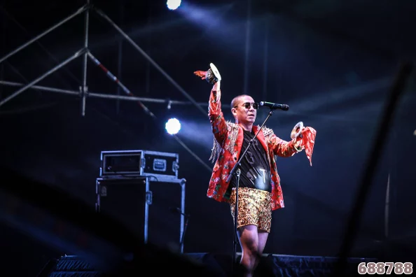 农村一挂不拉演唱会2014年：土味十足嗨翻天，乡亲们的狂欢盛宴来啦！