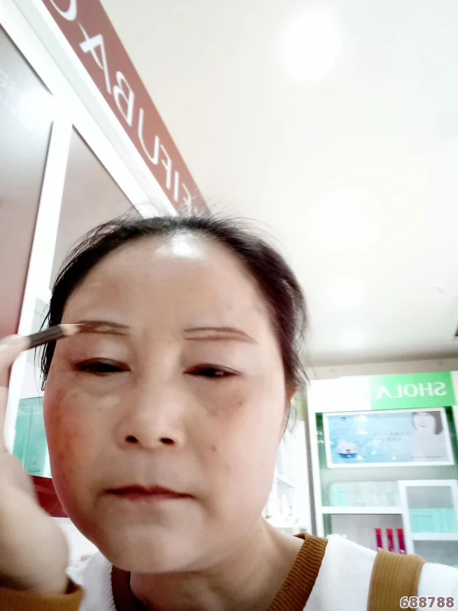 铜铜好大深色板：用户热议其色泽独特与空间气质完美融合的体验分析