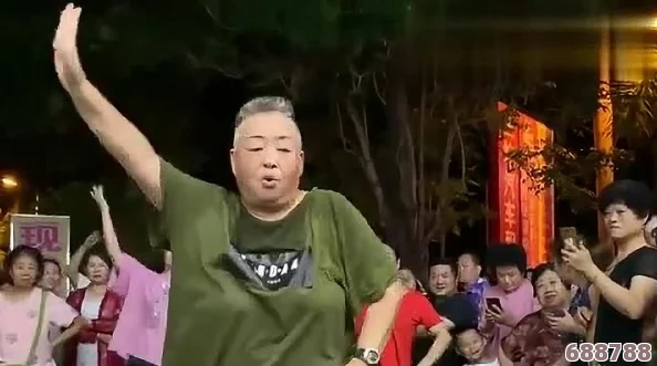 沈阳老阿姨叫的巅峰澎拜,"吃鸡"大神竟是六旬奶奶,操作秀翻全场 沈阳老阿姨叫的巅峰澎拜,"吃鸡"大神竟是六旬奶奶,操作秀翻全场