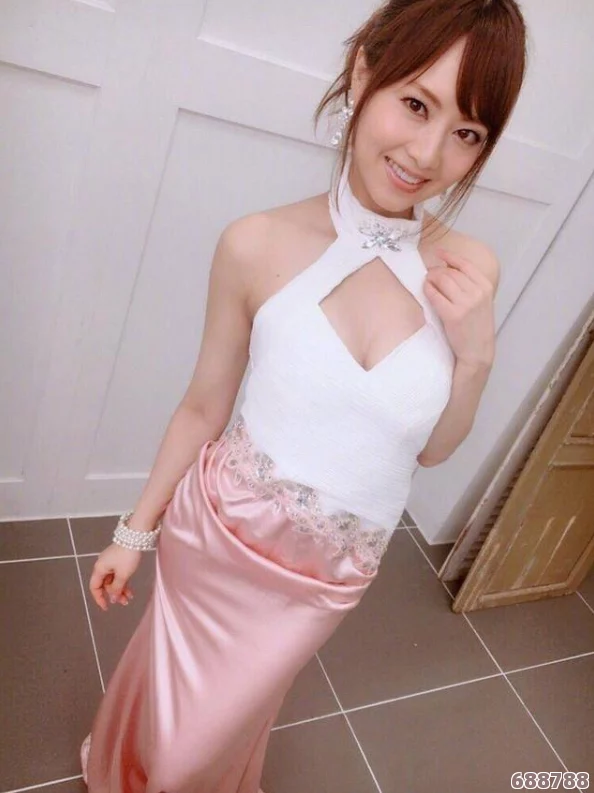吉泽明步人妻秘密曝光：昔日女神如今竟沦为家庭主妇？真相令人唏嘘