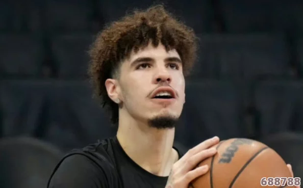 NBA2K22深度解析：拉梅洛·鲍尔全面球员数值评分大全，其游戏内统治力！
